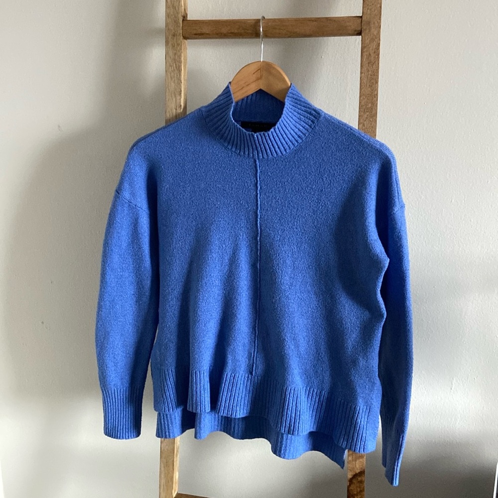 Tahari mock neck long sleeve